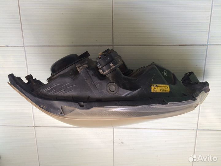 Продам фару на автомобиль Toyota Harrier, Lexus RX
