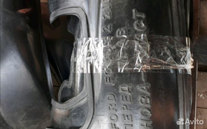 Подкрылки на Форд Фокус комплект