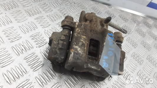 Суппорт тормозной задний правый mitsubishi pajero