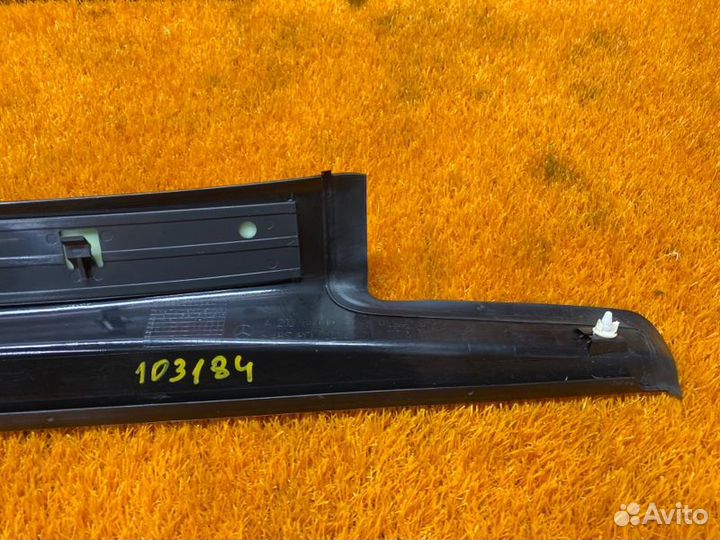 Накладка на порог салона задняя правая
