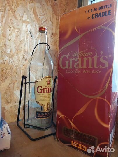 Бутылка на качелях 4,5 литров (виски Grant’s)