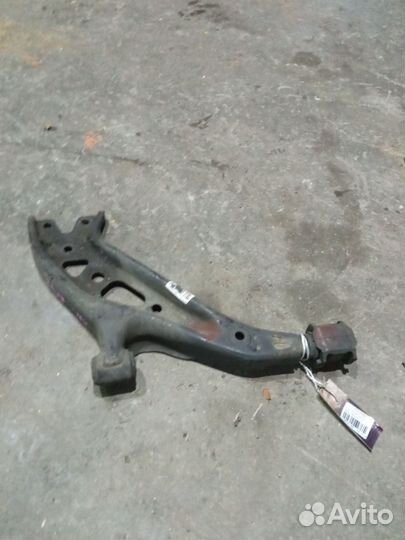 Рычаг передний правый Toyota Starlet EP91