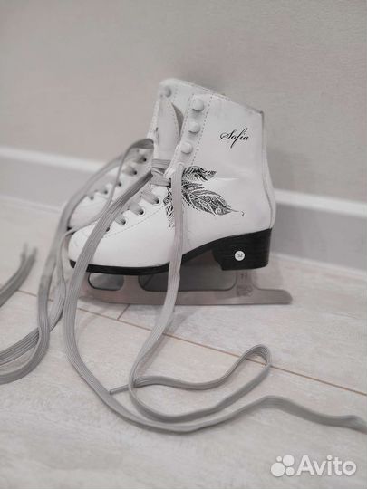 Коньки фигурные для девочки