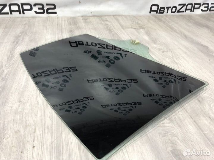 Стекло двери заднее левое Mazda 3 BL 2008 2009