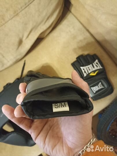 Боксерский шлем clinch, перчатки everlast