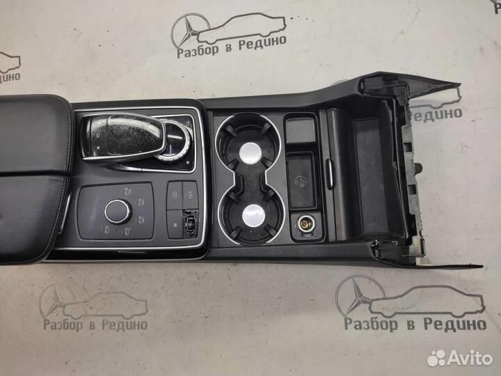 Подлокотник w166 GLE-class 642.826 02.2016