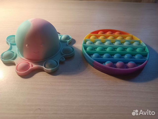 Попиты(2 штуки) осьминог и обычный поп ит