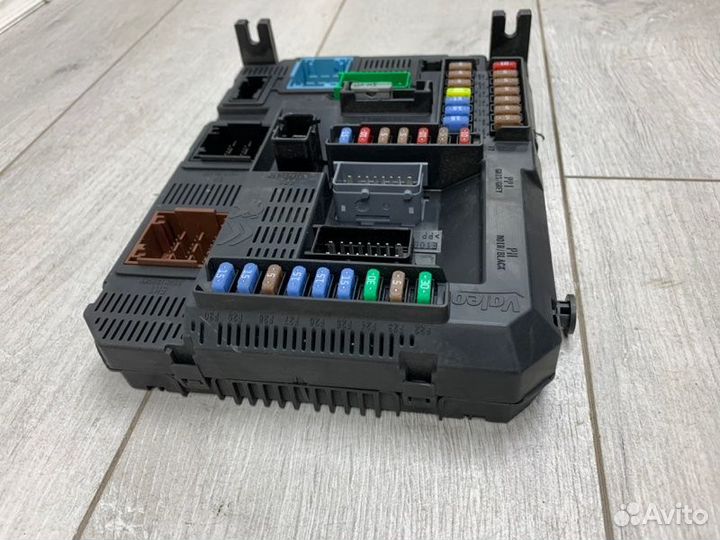 Блок предохранителей Peugeot 208 хэтчбек 8H01 DV4C