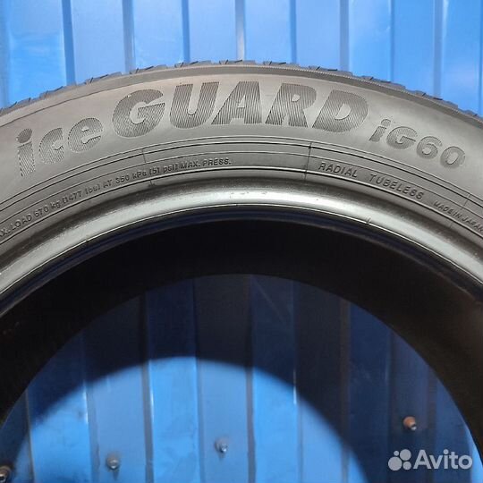 Yokohama Ice Guard IG60 215/55 R17