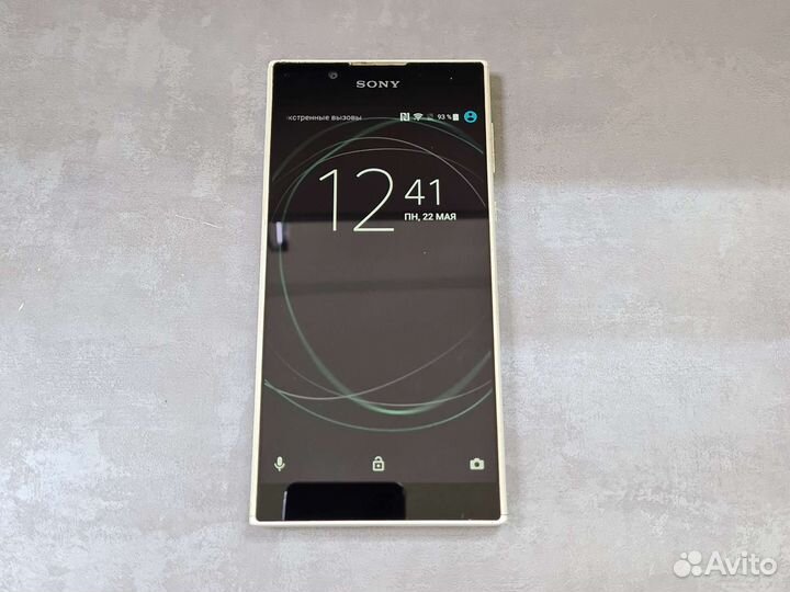 Телефон Sony xperia L1