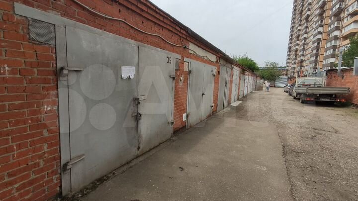 Гараж, > 30 м²