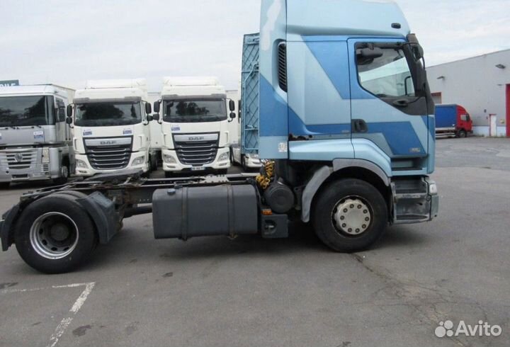 Pазбираем грузовик Renault Premium I 1996-2007