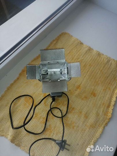 Небольшой прожектор