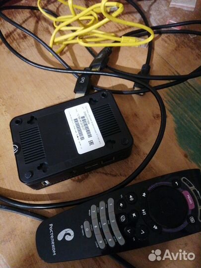 Продам приставку, пульт, кабели Ростелеком