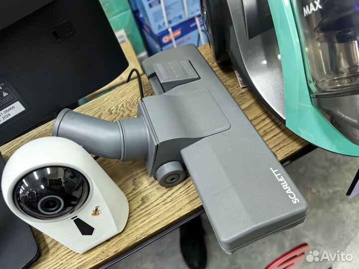 Пылесос Scarlett Новый 1800w