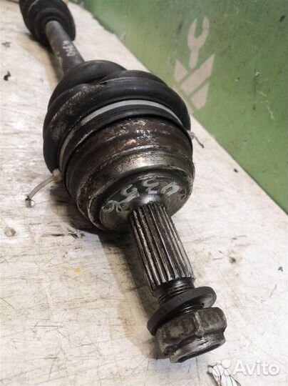 Полуось передняя левая Фольксваген Гольф 3 Венто
