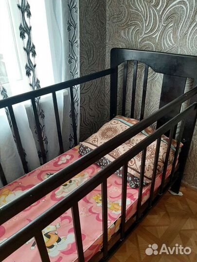 Детская кроватка