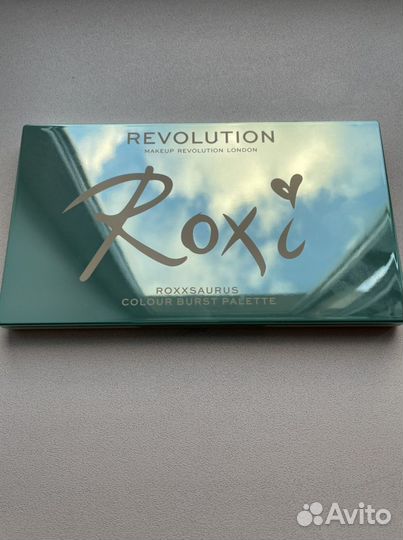 Палетка теней revolution
