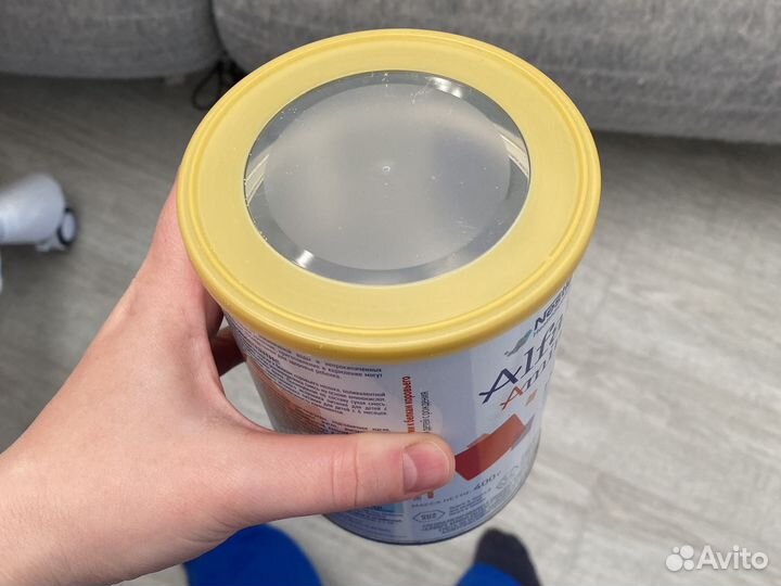 Жестяные банки с крышками