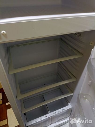 Холодильник Бирюса 122