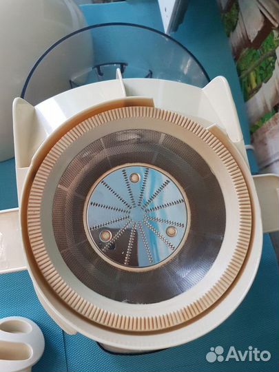 Соковыжималка Binatone JE-500