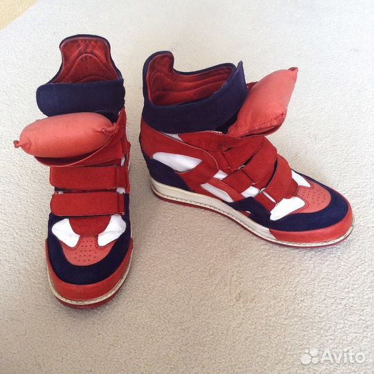 Кроссовки на танкетке(сникерсы)