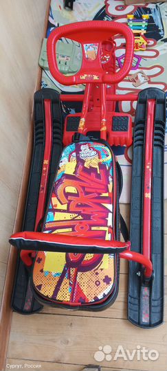 Детский снегокат со спинкой