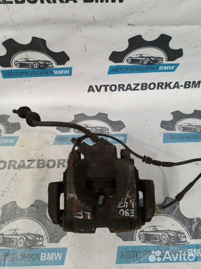 Суппорт тормозной передний Bmw 3 E90 N43B20 2008