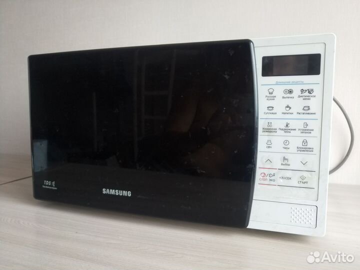 Микроволновая печь Samsung ME83krqw