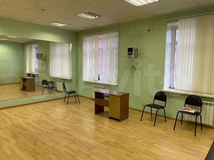 4-к. квартира, 158 м², 1/5 эт.