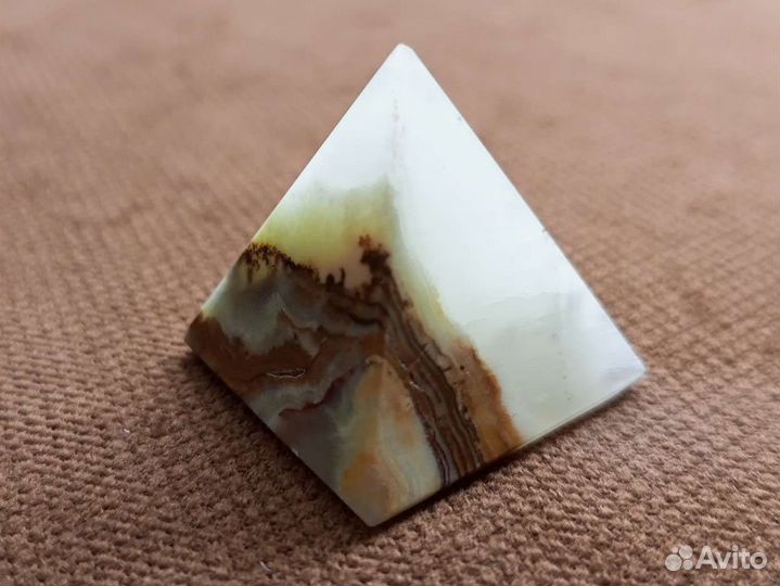 Фигурки из натурального камня оникс