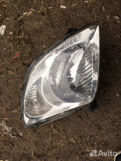 Фара suzuki swift правая