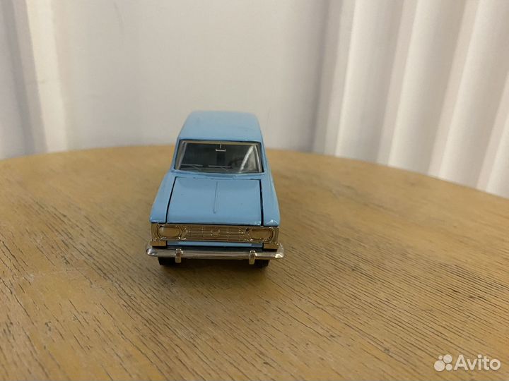 Модель 1:43 Москвич 426