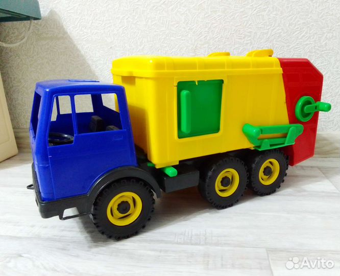 Мусоровоз мерседес