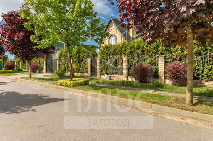 Дом 400 м² на участке 15 сот.