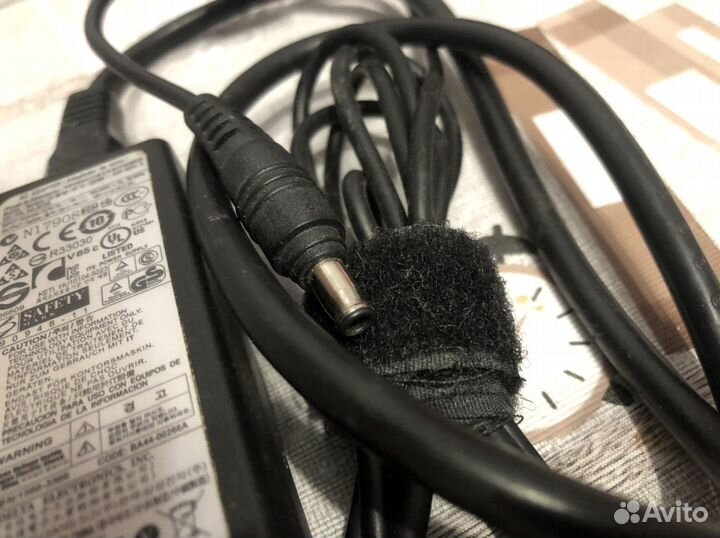 Зарядка для нетбуков samsung оригинальная