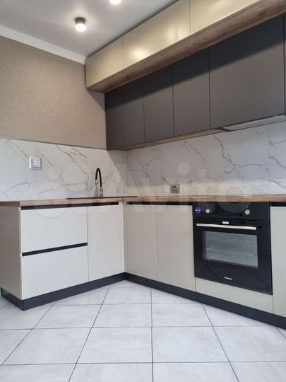 4-к. квартира, 79 м², 1/9 эт.