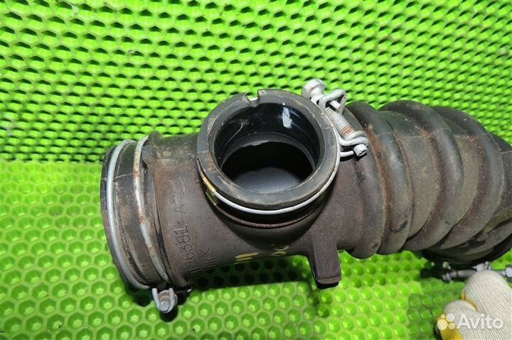 Патрубок воздушного фильтра Toyota Caldina AT211