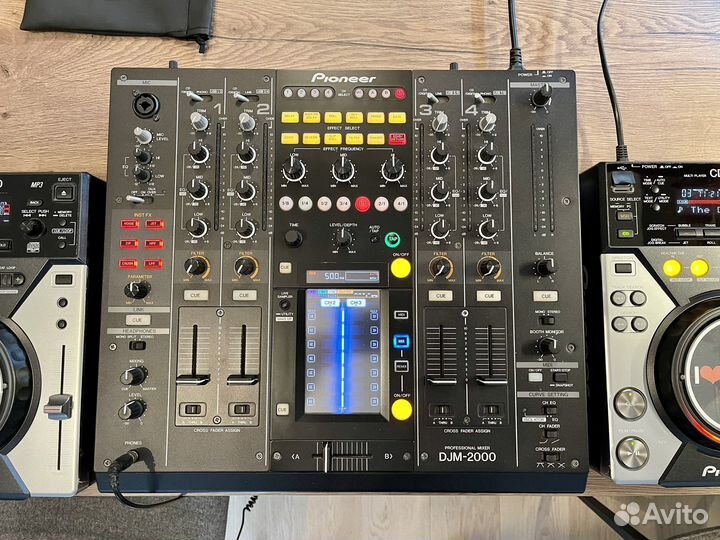 Dj микшерный пульт Pioneer DJM 2000