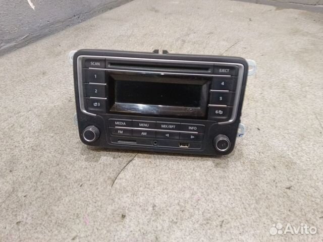 Оригинальная магнитола RCD 220 для VW Jetta 6