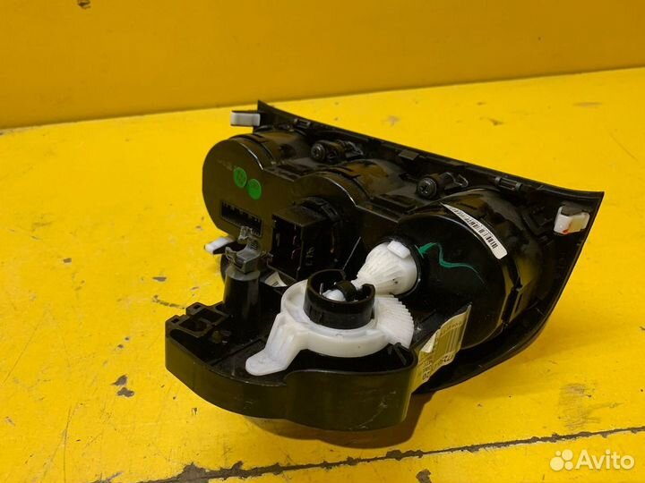 Блок управления отопителем Kia RIO 2011-2017