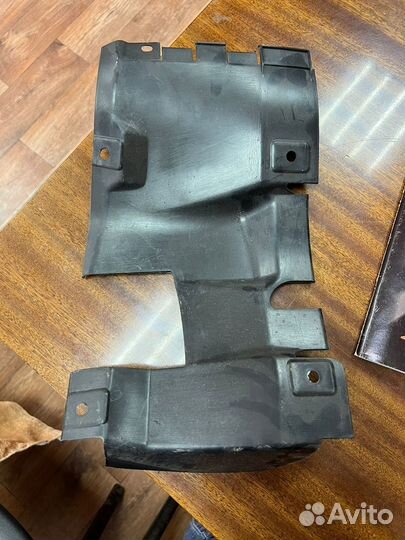 Брызговик двигателя грязезащитный левый