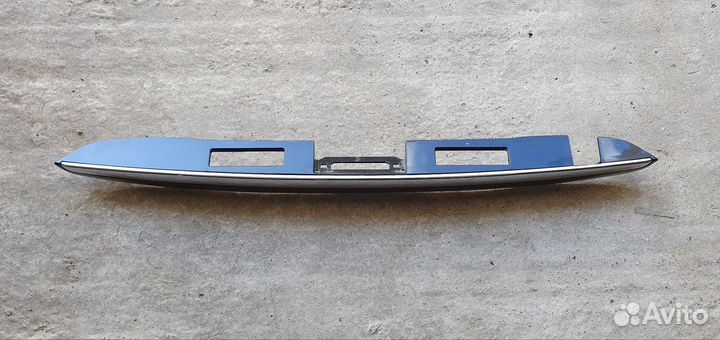 Накладка молдинг на дверь багажника Lexus, Harrier