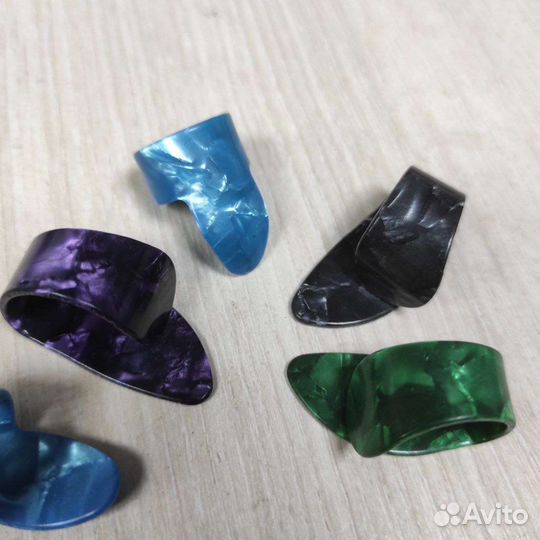 Медиаторы коготь на большой и указательный палец