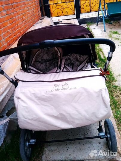 Коляска для двойни