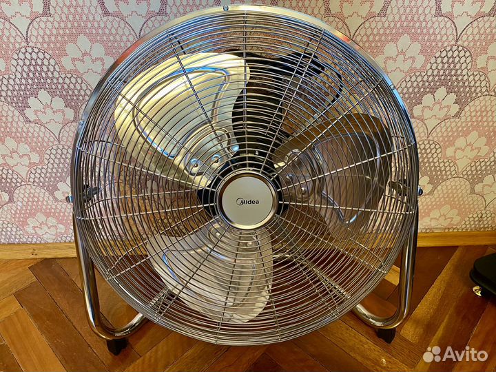Вентилятор напольный Midea