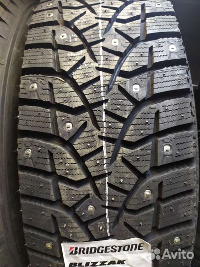 Bridgestone Blizzak Spike-02 225/55 R17