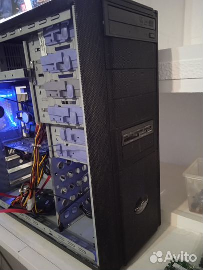 I3/8озу/hdd250/hd5700