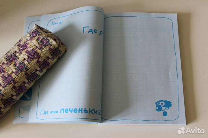 Блокнот для записей с комиксами и енотом внутри