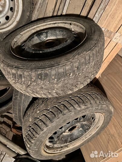 Хорошая Зимняя с шипами резина с штампами р16